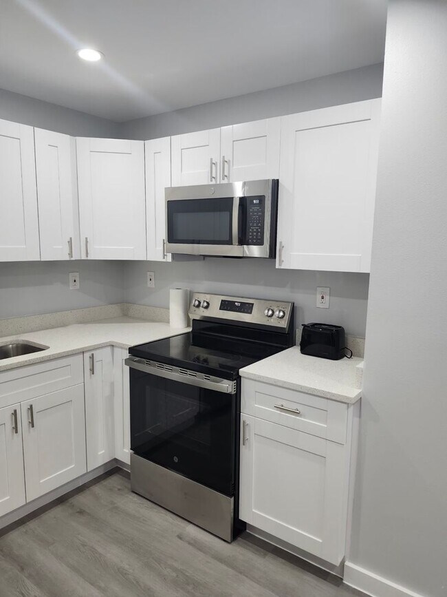 Building Photo - Kissimmee Street Apartments