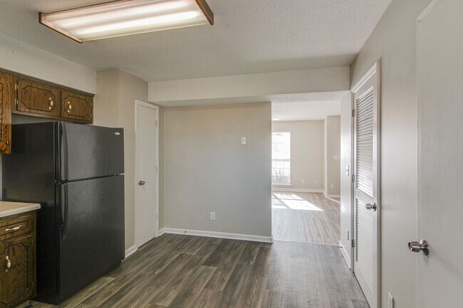 Building Photo - 1244 Parkway Pl