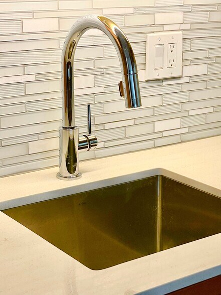 Kitchen sink detail - 1260 21st St NW
