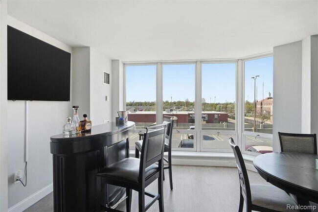 Building Photo - 250 E Harbortown Dr