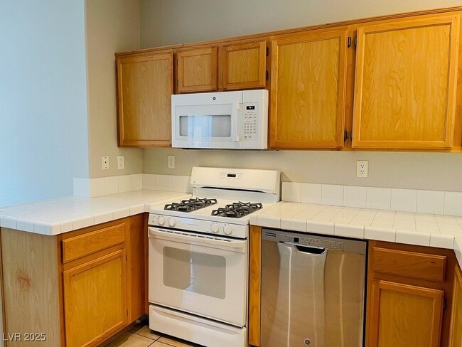 Building Photo - 1050 E Cactus Ave