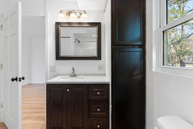 Building Photo - 89 Maple St