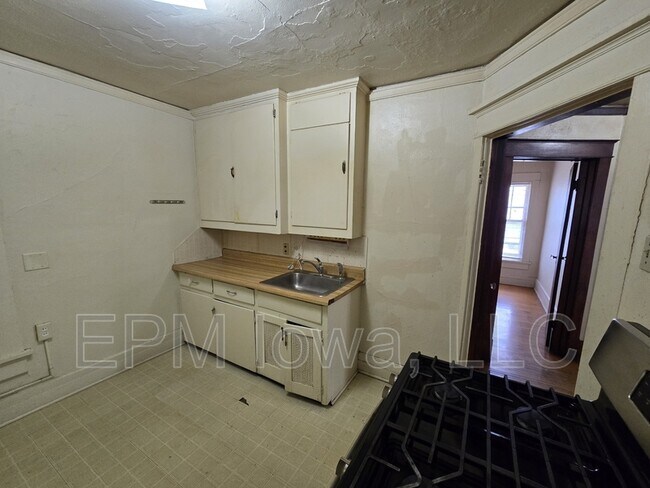 Building Photo - 118 1/2 Harrison Street