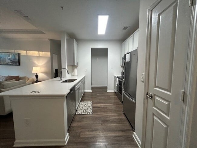 Building Photo - 706 Nottaway Ln