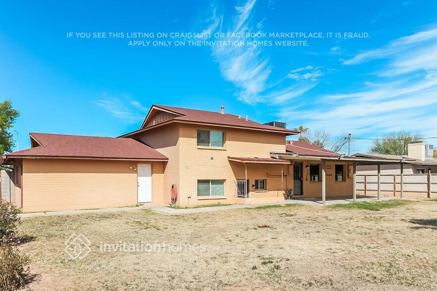 Building Photo - 213 E Carson Cir