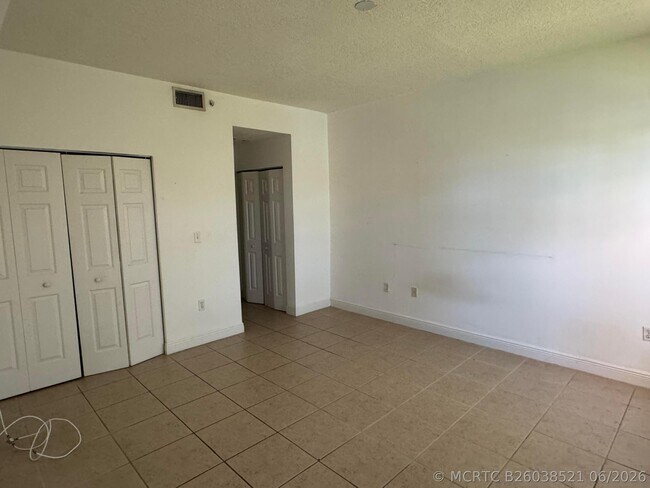 Building Photo - 6729 Coral Lake Dr