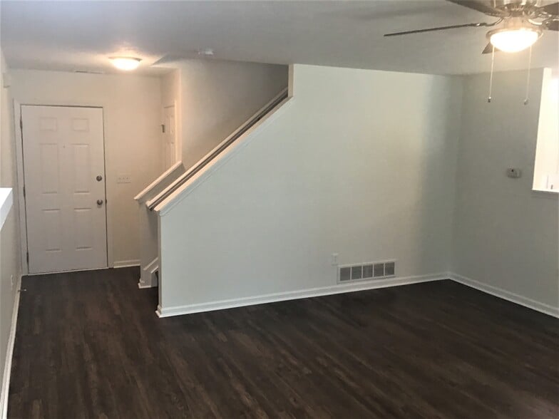 Building Photo - 3096 Stony Hollow Ct