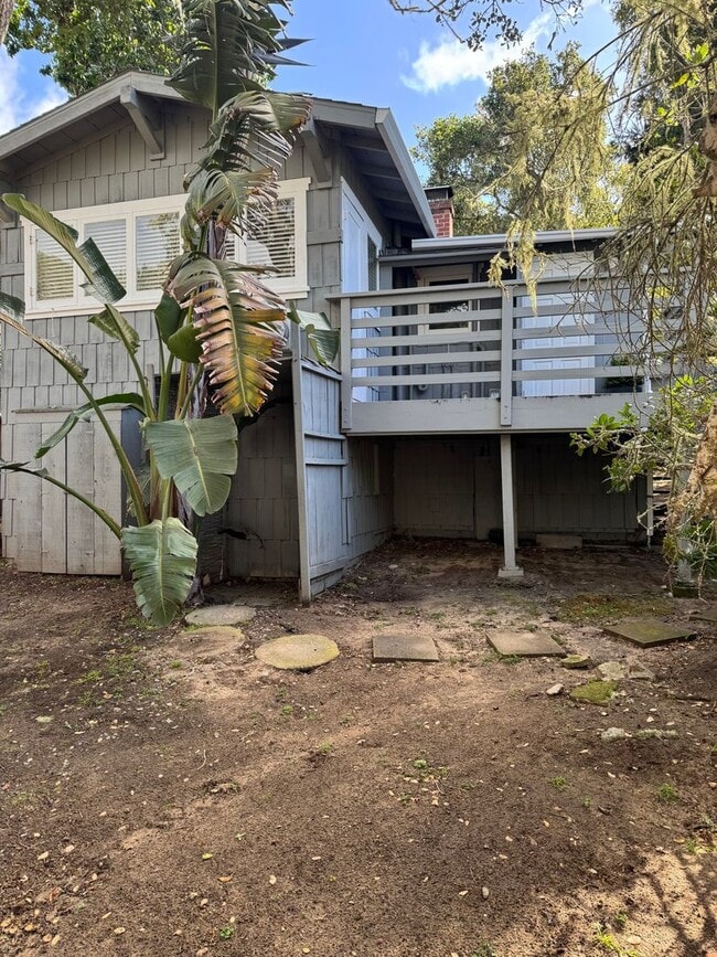 Building Photo - Cozy 2 bed 1 bath in Downtown Carmel minutes away from Carmel Beach