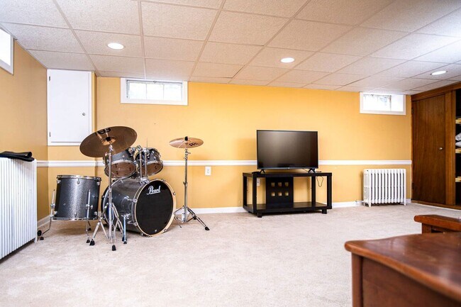 Building Photo - 149 Kready Ave