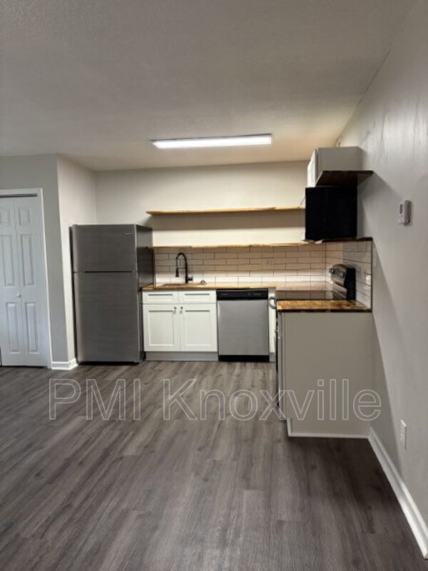 Building Photo - 123 Ingersoll Ave