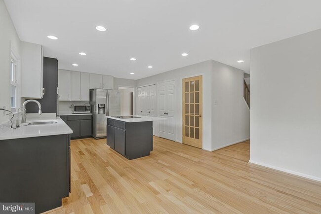 Building Photo - 2689 Glencroft Rd