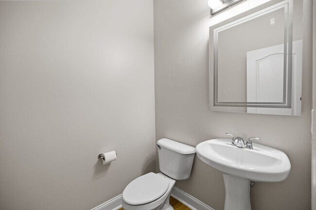 Building Photo - 10724 Alvarado Way