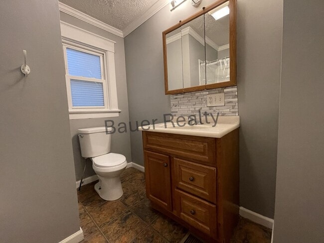 Building Photo - Large Four Bedroom Home