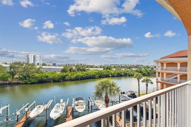 Primary Photo - 5000 Culbreath Key Way