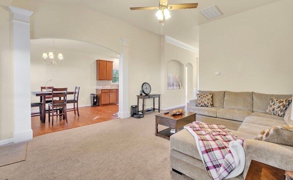 Building Photo - 59 Bayside Ct