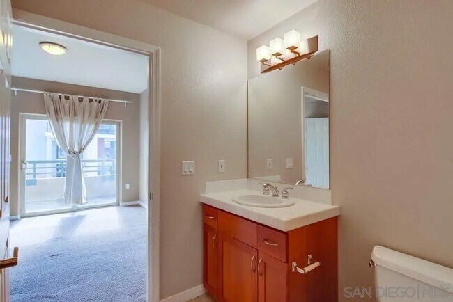 Building Photo - 330 J St