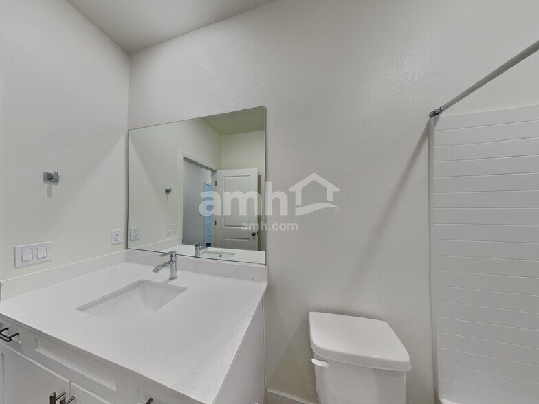 Building Photo - 518 Silverbell Fls Pl