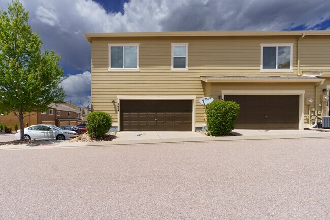Building Photo - 5604 Saint Patrick View