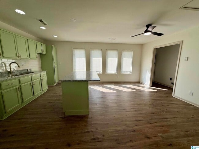 Building Photo - 5 21st Ct NW