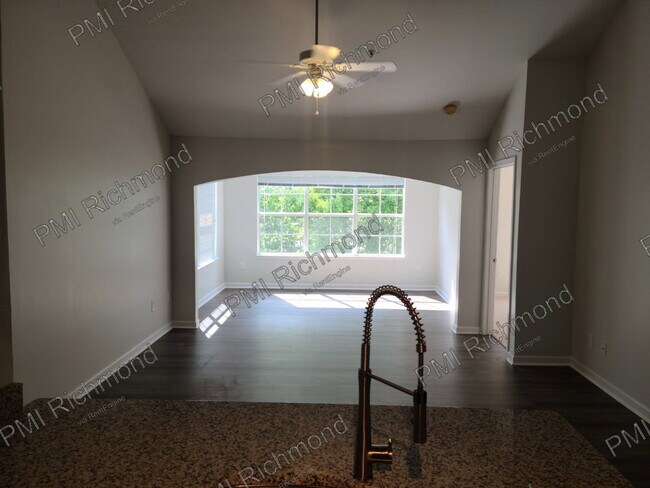 Building Photo - 604 Bristol Village Dr
