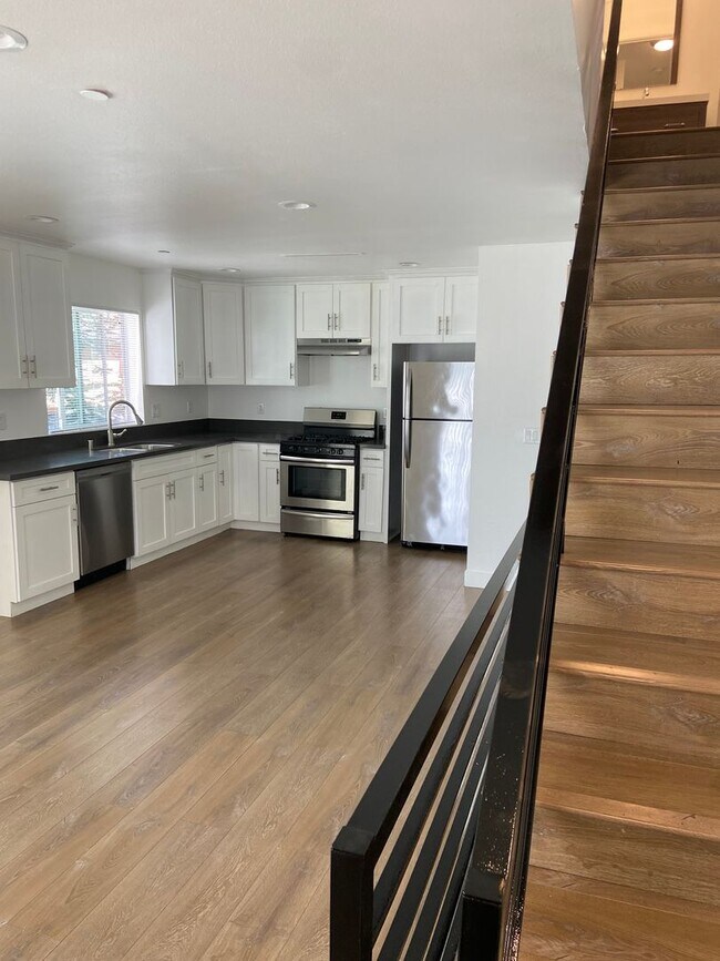 Building Photo - 11512 Emelita St