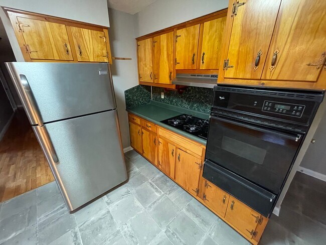 Building Photo - Brick Home w/ Detached Garage For Rent Shelbyville