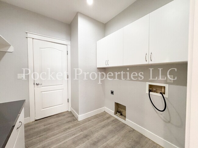 Building Photo - 874 E Forest Ridge Ct