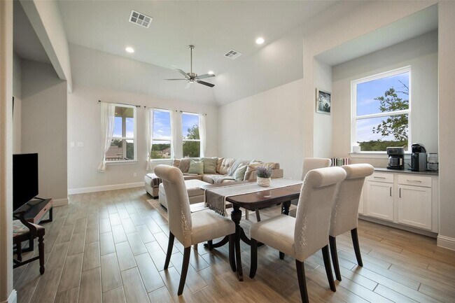 Building Photo - 127 Buteo St