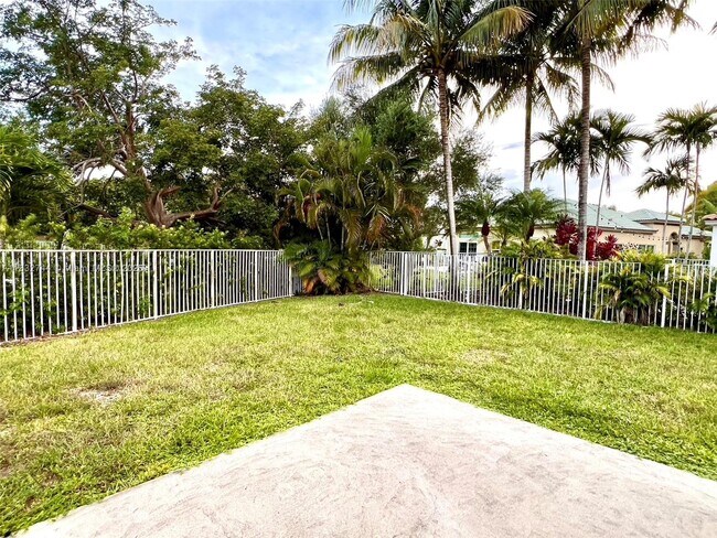 Building Photo - 4280 Ironwood Ct