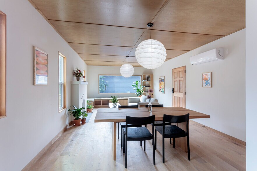 Building Photo - 3361 Hamilton Way