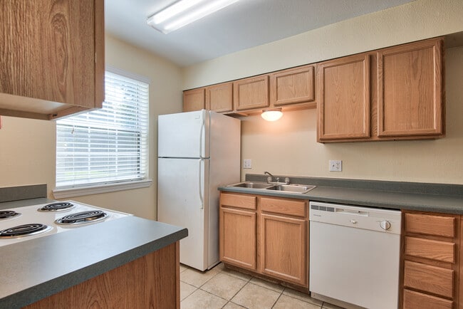 Building Photo - The Pines Apartments