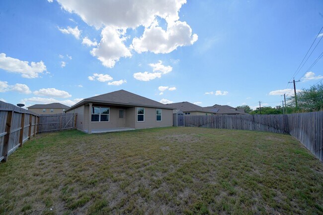 Building Photo - Like New Home in Red River Ranch (Cibolo)! -  Realtor Commission: $500