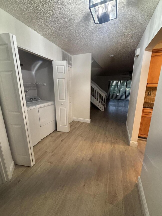 Building Photo - 3687 Carambola Cir N
