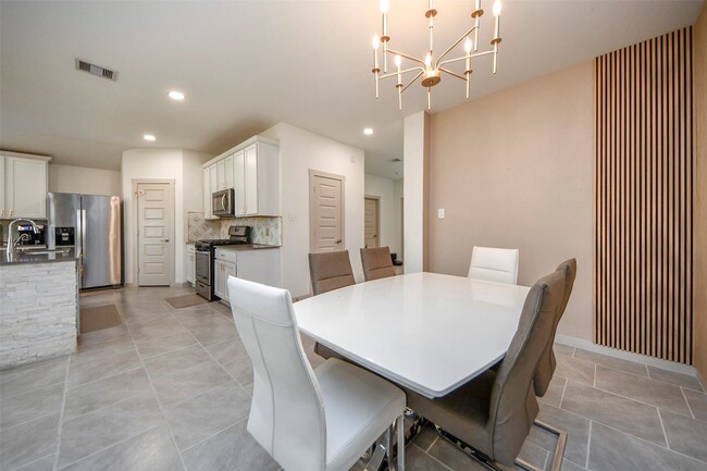 Building Photo - 28938 Yukon River Ct