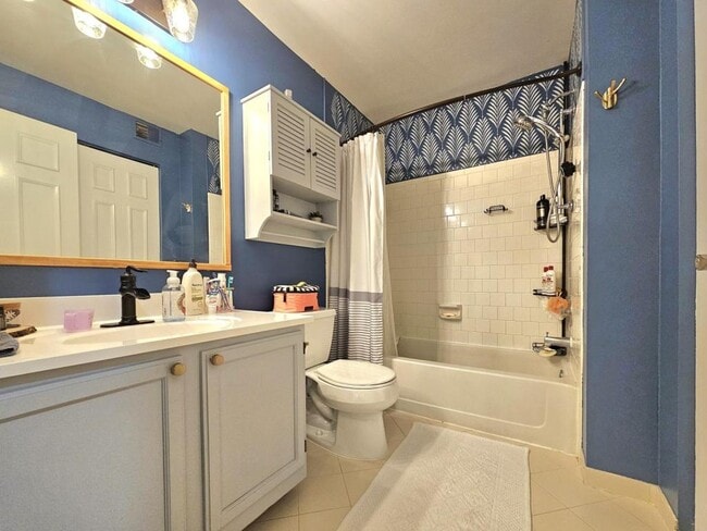 Building Photo - 7758 New Providence Dr