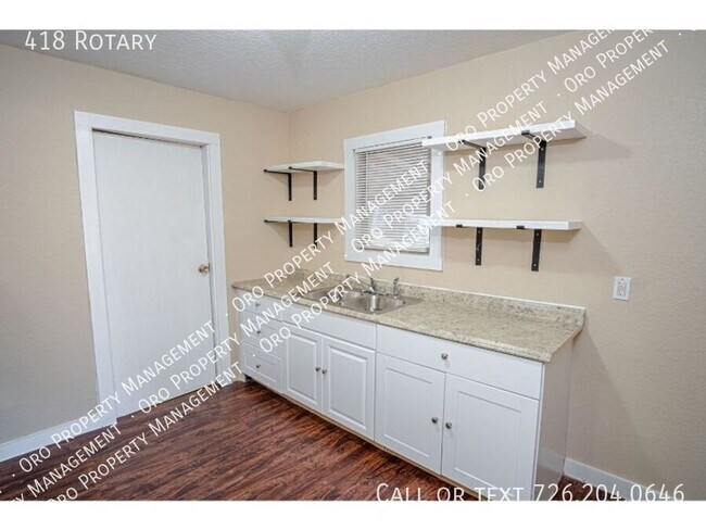 Building Photo - Amazing Newly Remodeled Home Near Downtown