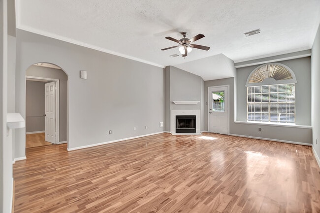 Building Photo - 15118 Red Cedar Cove Ln