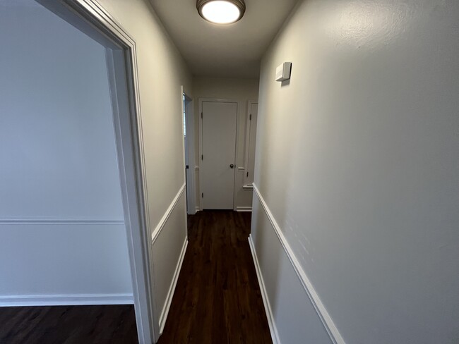 Building Photo - 1375 Riverwood Dr