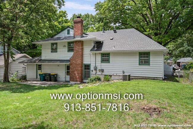 Building Photo - Comfort, Space & Style – Beautifully Updated Split-Level Home