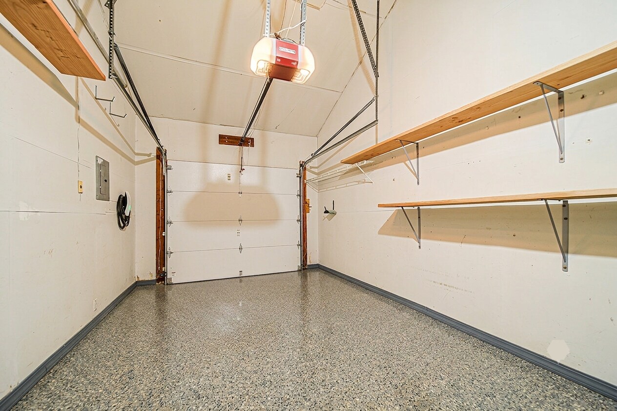 Building Photo - 356 French Ct