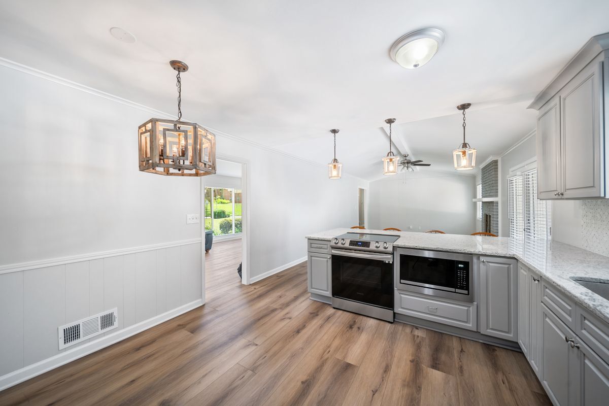 Building Photo - 4019 Flintridge Dr