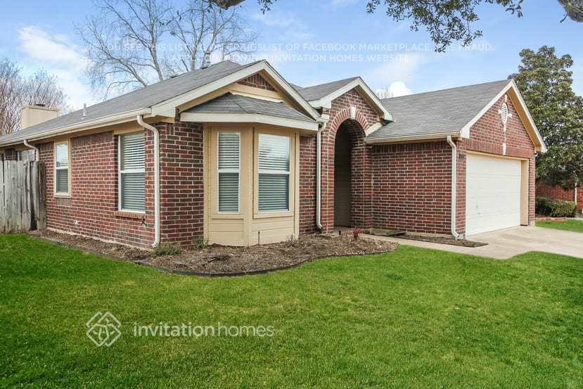 Building Photo - 2076 Rushmore Ct