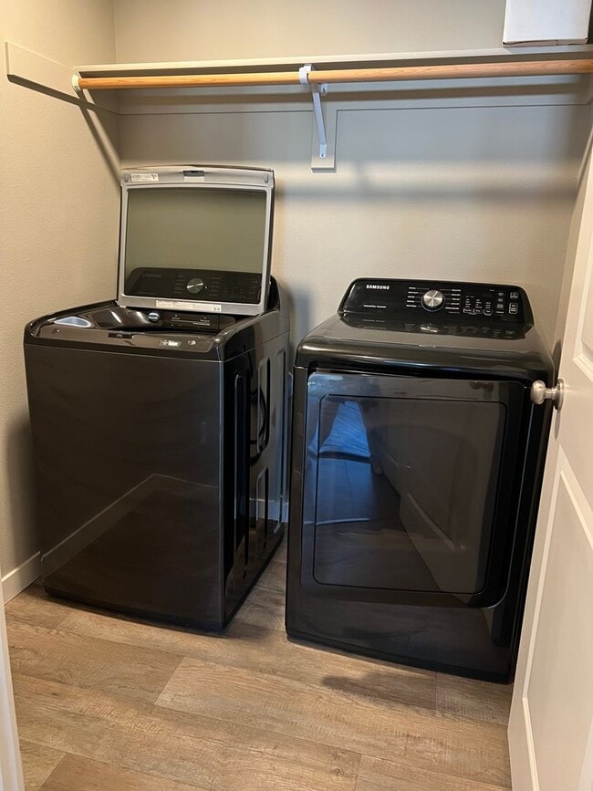 Building Photo - 3 CAR GARAGE