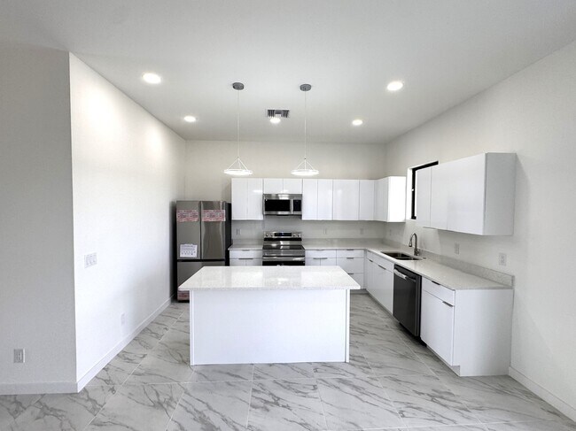 Building Photo - 1247 Kismet Pkwy