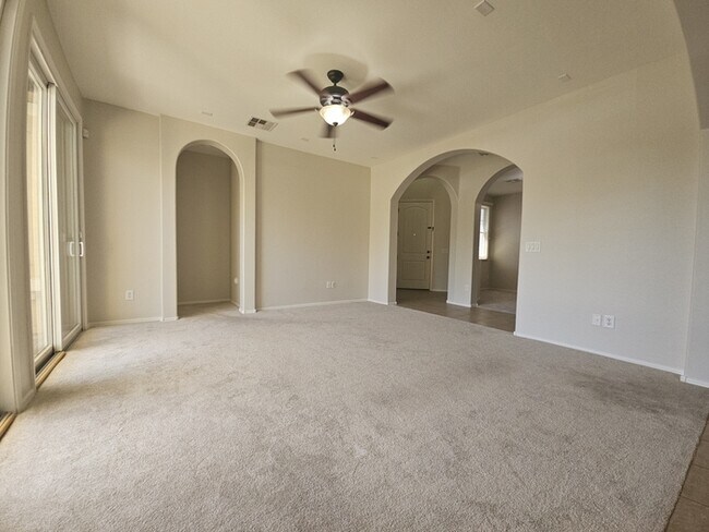 Building Photo - MOVE-IN READY HOME IN COOLEY STATION!
