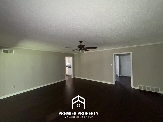 Building Photo - Stunning 3BR/2BA Near Southwind | 2,079 Sq Ft, Built-Ins, Fireplace & Covered Patio