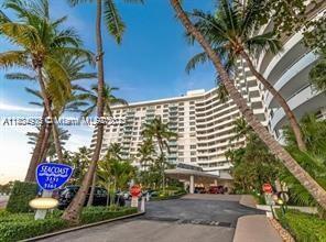 Building Photo - 5161 Collins Ave
