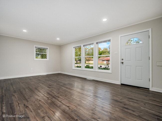 Building Photo - 353 Blackhawk Dr