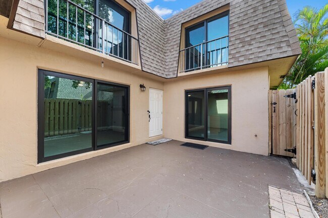 Building Photo - 301 Waterview Dr