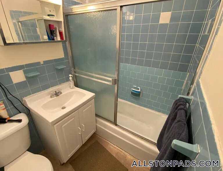 Building Photo - 75 Gardner St